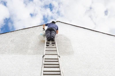 Peinture extérieure à la Villeneuve-en-Chevrie — façades et ravalement